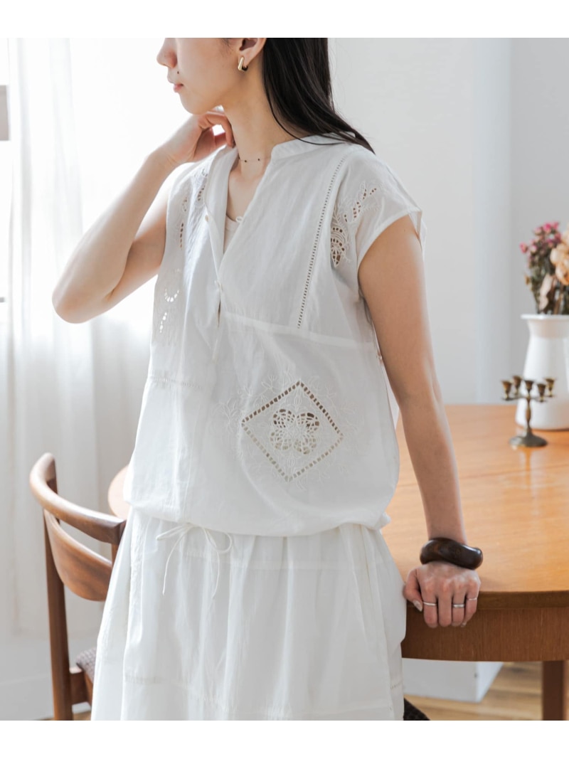 パッチワーク刺繍ブラウス URBAN RESEARCH DOORS アーバンリサーチドアーズ トップス シャツ・ブラウス ブラック ホワイト【先行予約】*【送料無料】[ Fashion]
