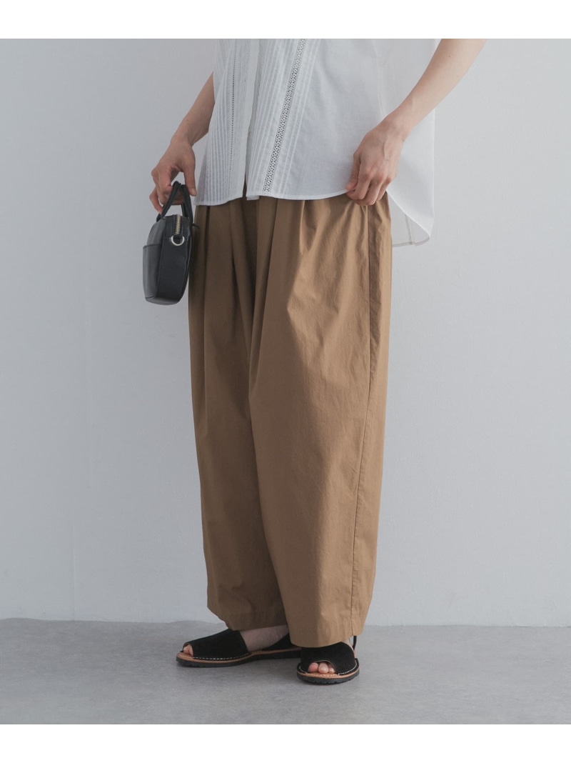 ギャザーボリュームパンツ URBAN RESEARCH DOORS アーバンリサーチドアーズ ズボン下 余分の物のズボン下 黒いこと ベージュ【貨物輸送無料】[ Fashion]