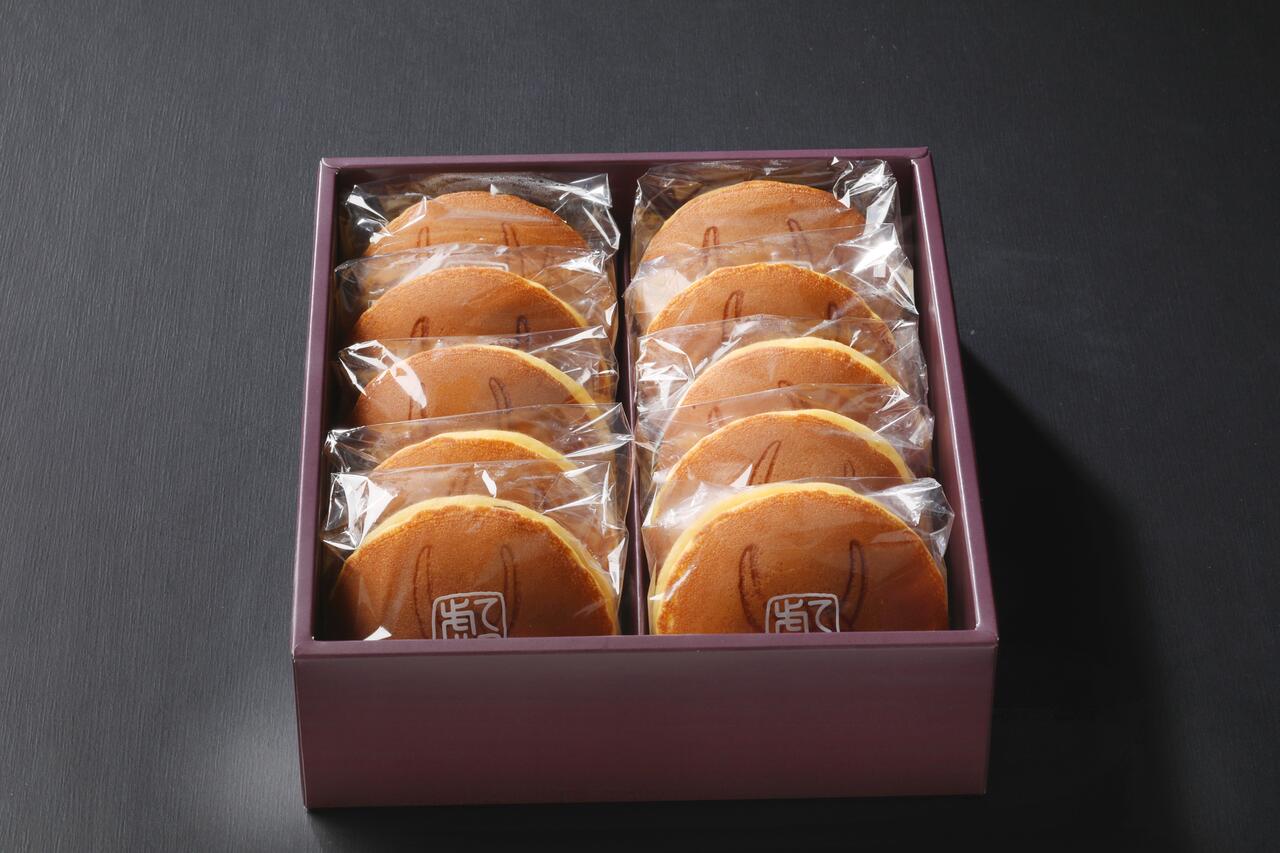 送料無料お歳暮年賀熨斗どら焼きドラ焼き和菓子詰合せスイーツゆるキャラ滋賀県ギフト贈り物お取り寄せ和スイーツ彦根猫手作り誕生日食べ物和菓子プレゼントお祝いひこどら10個入り箱