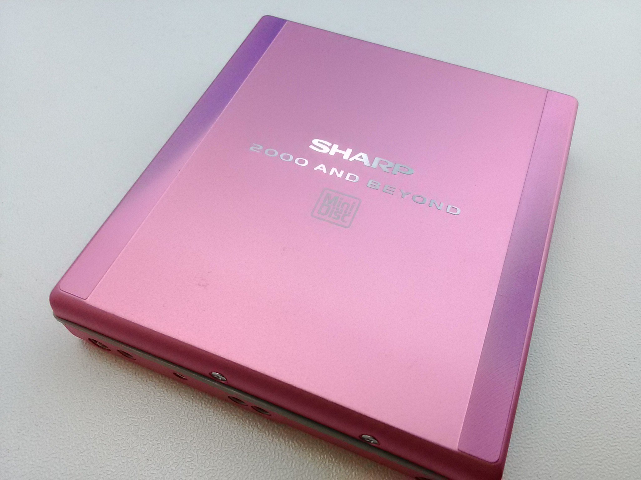 【中古】【人並み外れたに好いたらしい】SHARP・携帯型ＭＤ電気蓄音機【MD-ST531】さくら色 ※ＭＤＬＰ非相応う