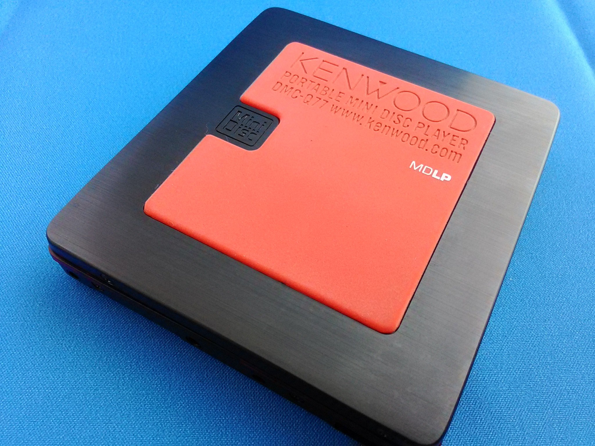 【中古】【非常に良い】KENWOOD・ポータブルＭＤプレーヤー【DMC-Q77】ブラック