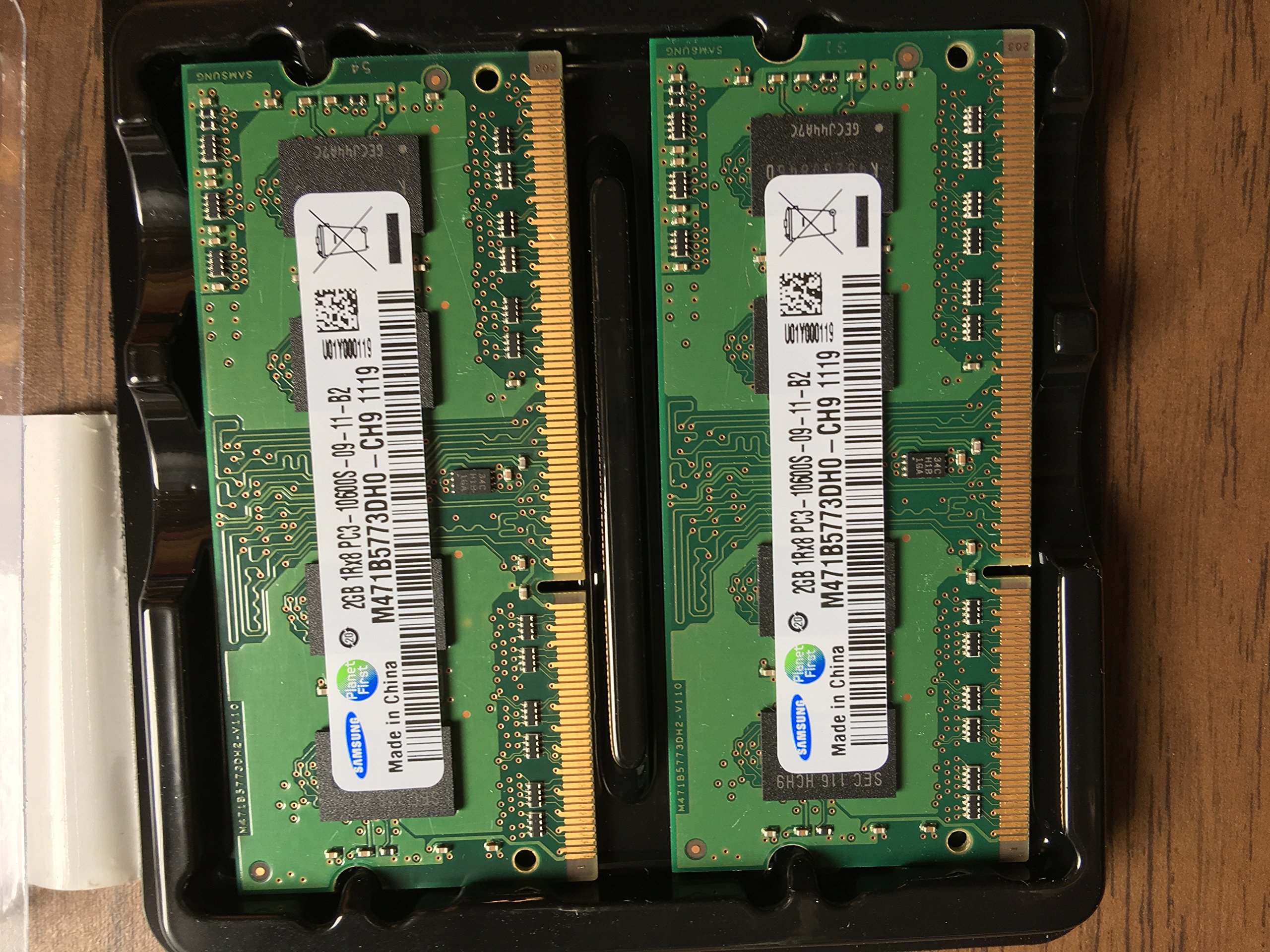 【中古】【人並み外れたに好いたらしい】SAMSUNG 204PIN パソコン3-8500 2GB SODIMM [M471B5673EH1-CF8]