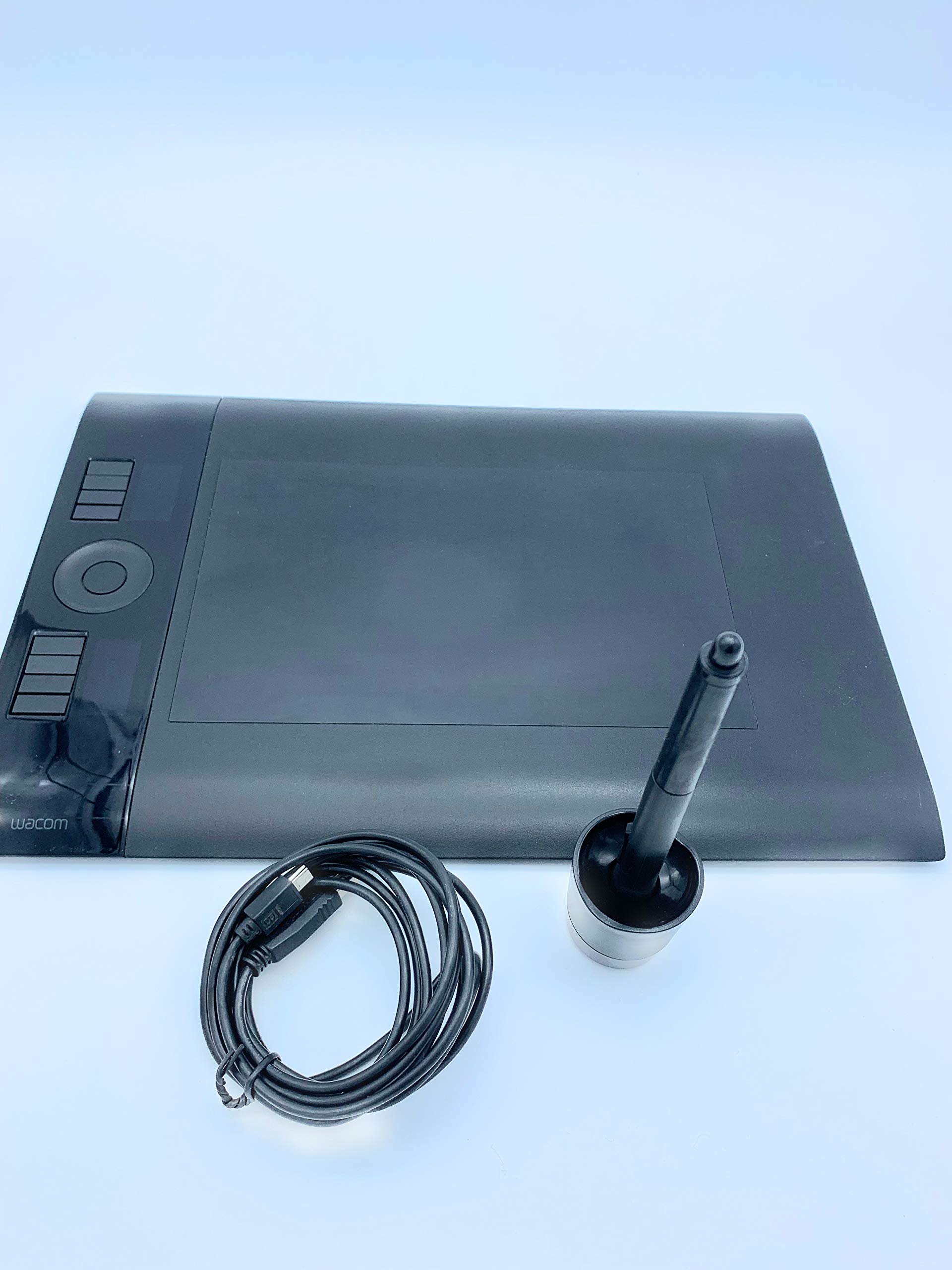 【中古】【人並み外れたに好いたらしい】Wacom プロフェッショナルペンタブレット M大きさ 紙と書き込みに迫る書き味 Intuos4 PTK-640/K0