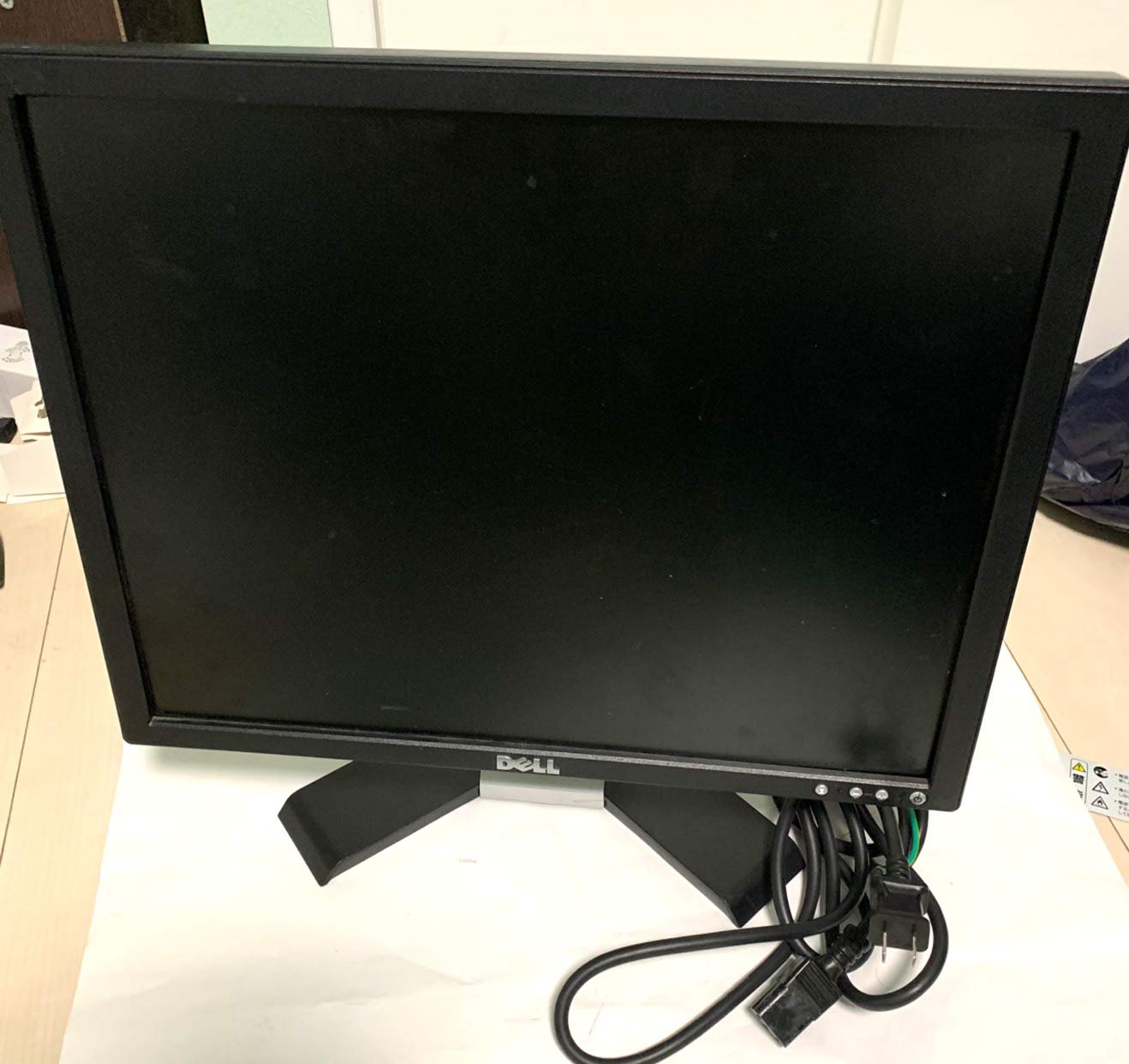 【中古】【人並み外れたに好いたらしい】中古 DELL 見せびらかす E198FPb 19 in