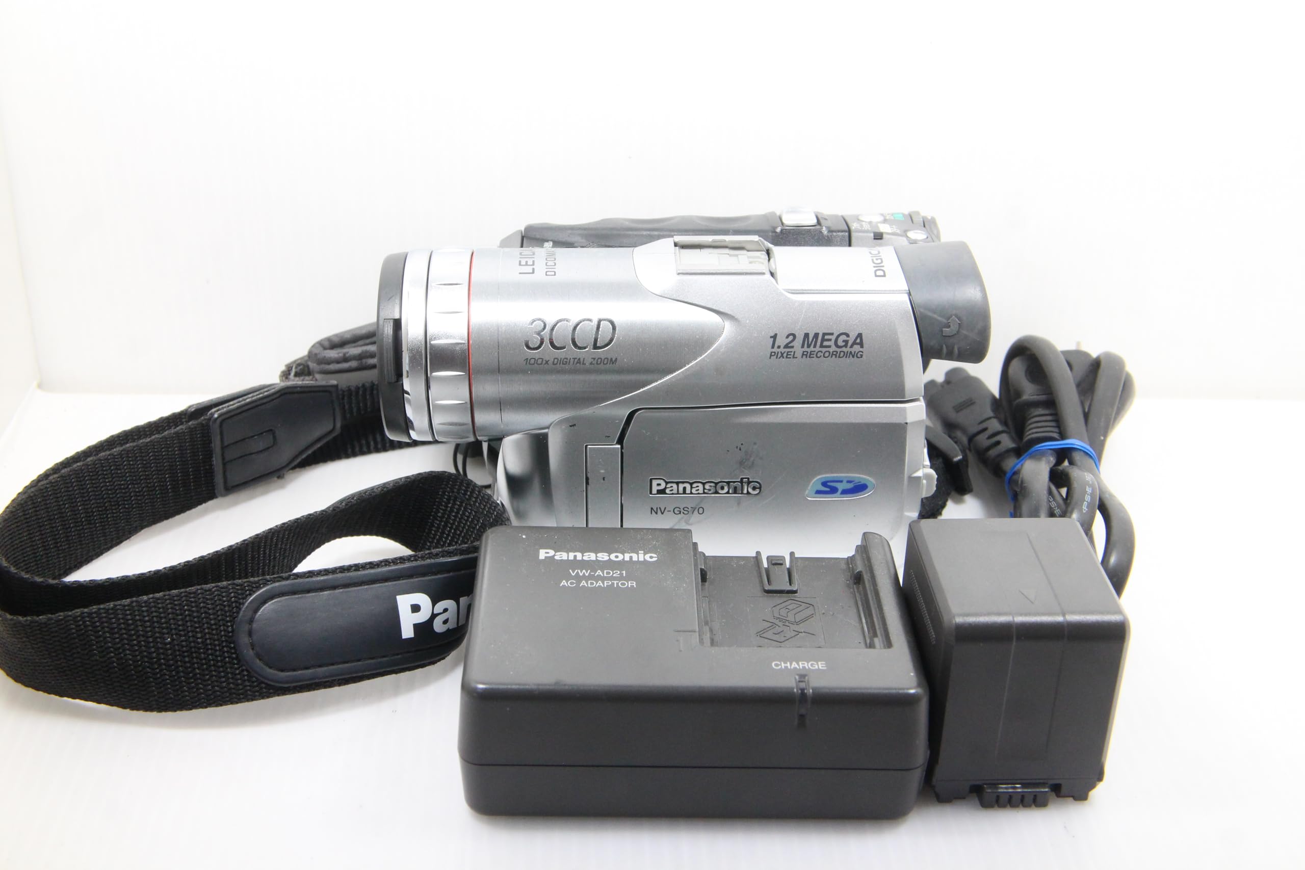 【中古】【非常に良い】パナソニック NV-GS70K-S デジタルビデオカメラ シルバー 15,392円