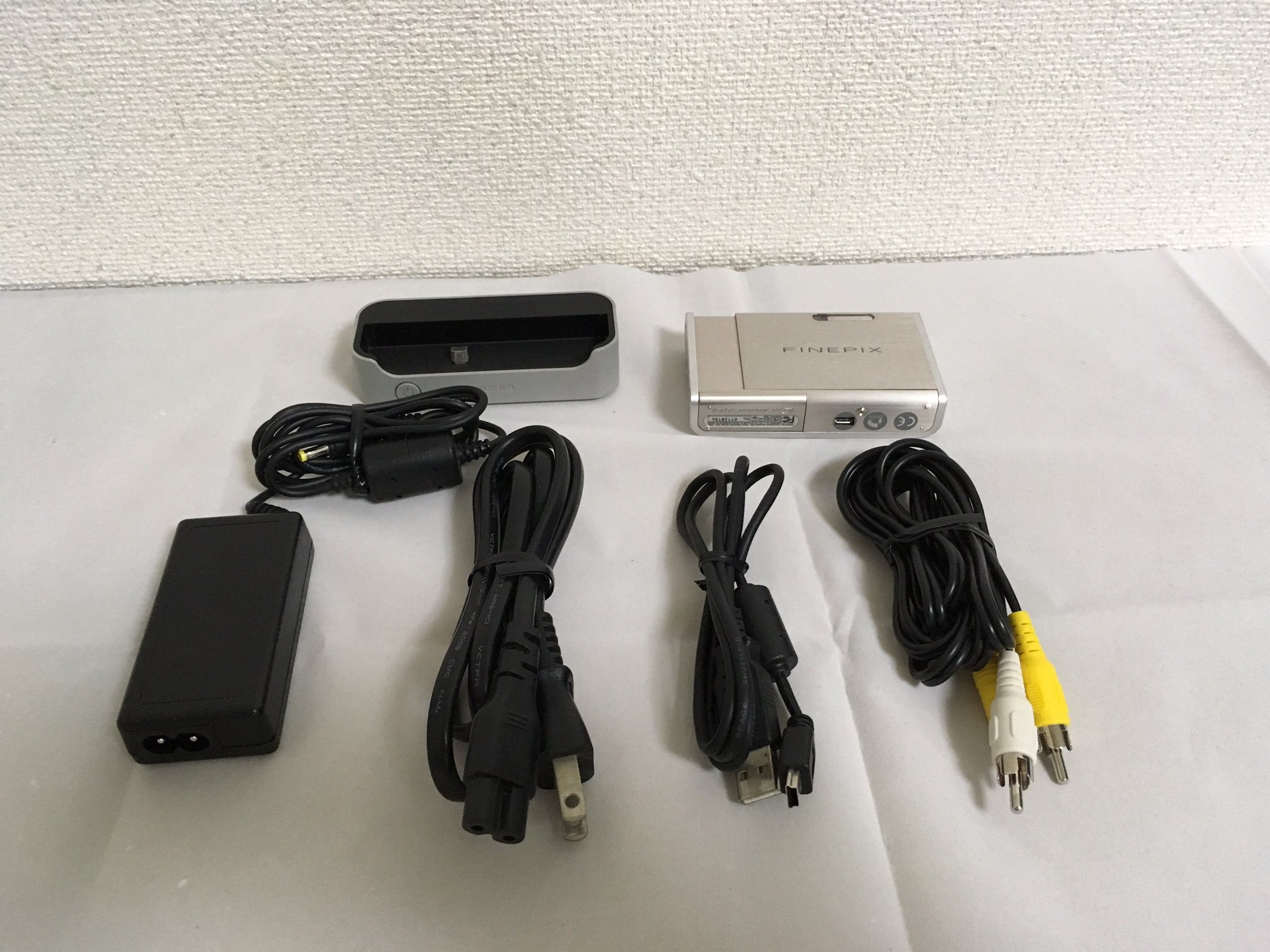 【中古】【非常に良い】FUJIFILM デジタルカメラ FinePix(ファインピックス) Z2 FX-Z2S