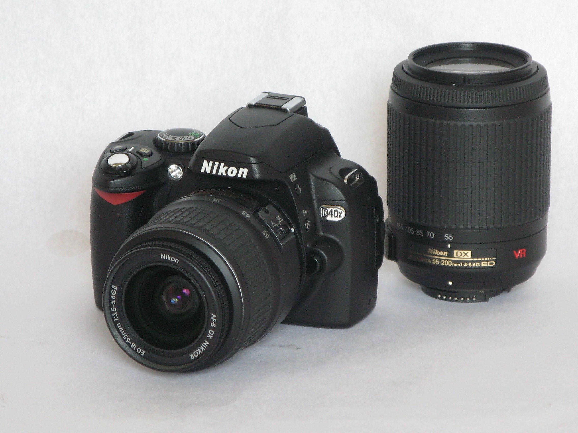 【中古】【非常に良い】Nikon デジタル一眼レフカメラ D40X ダブルズームキット D40XWZ