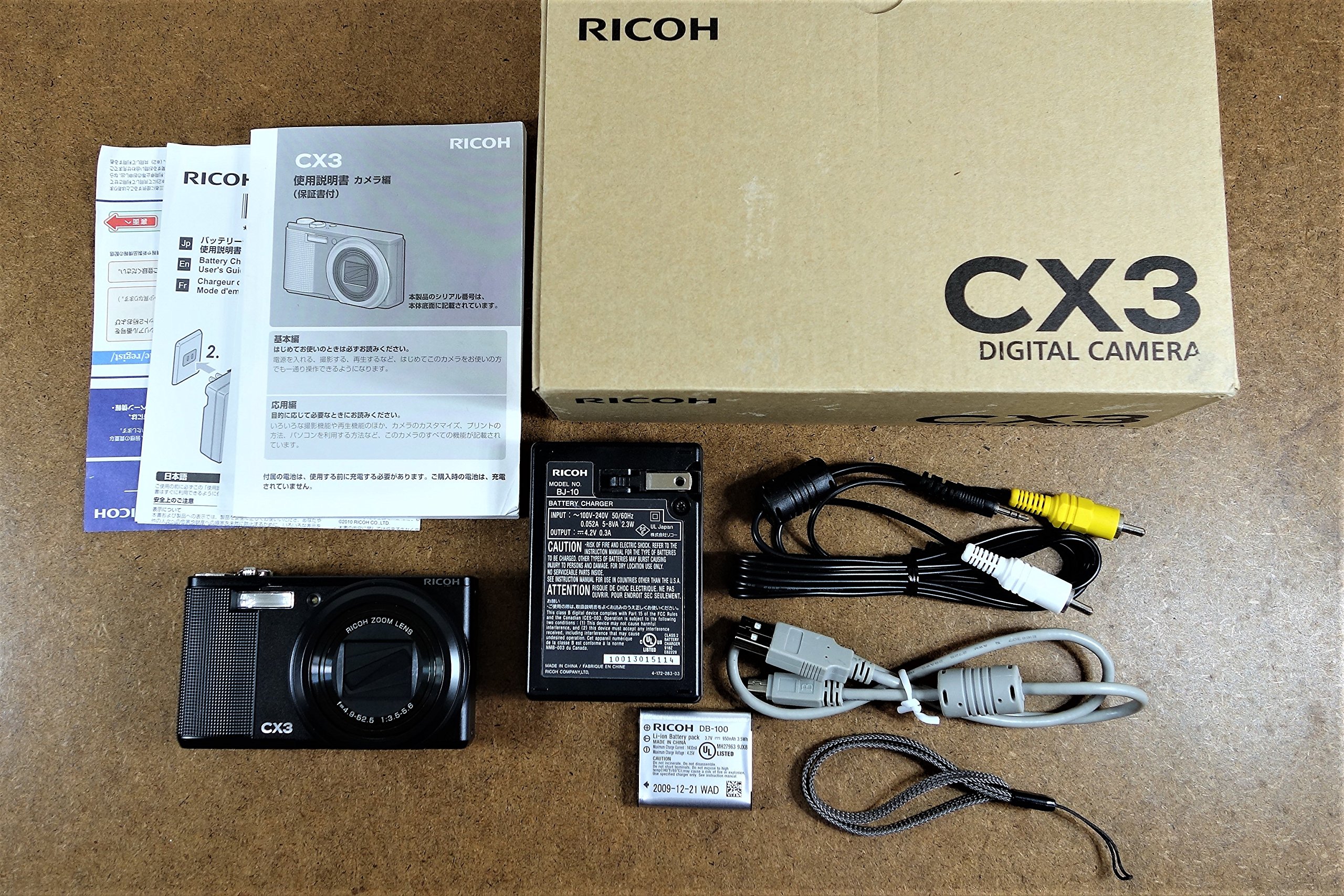 【中古】【人並み外れたに好いたらしい】RICOH デジタル写真機 CX3 黒いこと CX3BK