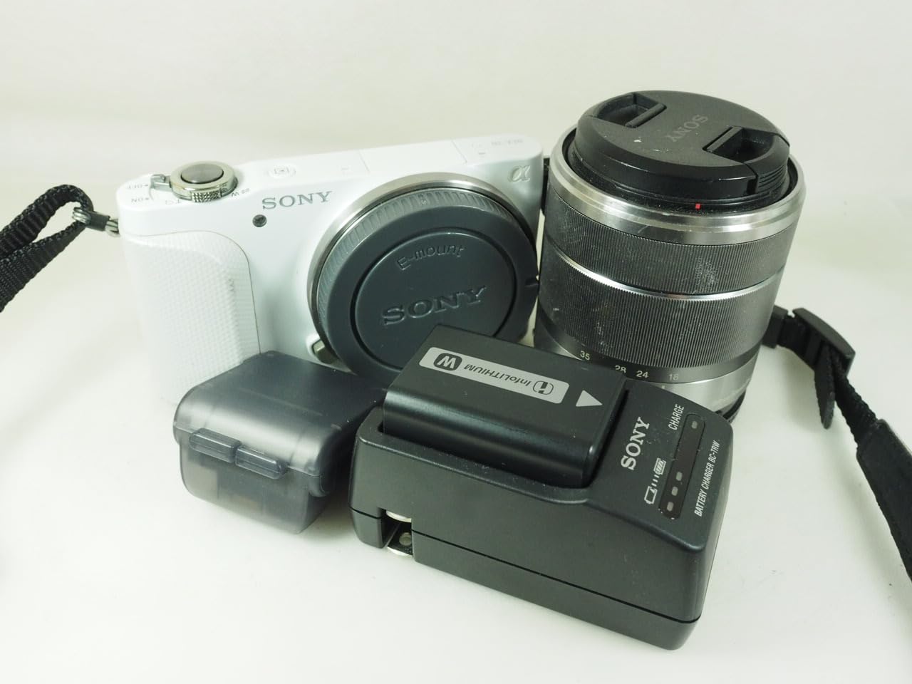 【中古】【非常に良い】SONY デジタル一眼カメラ α NEX-5N ズームレンズキット ホワイト NEX-5NK/W