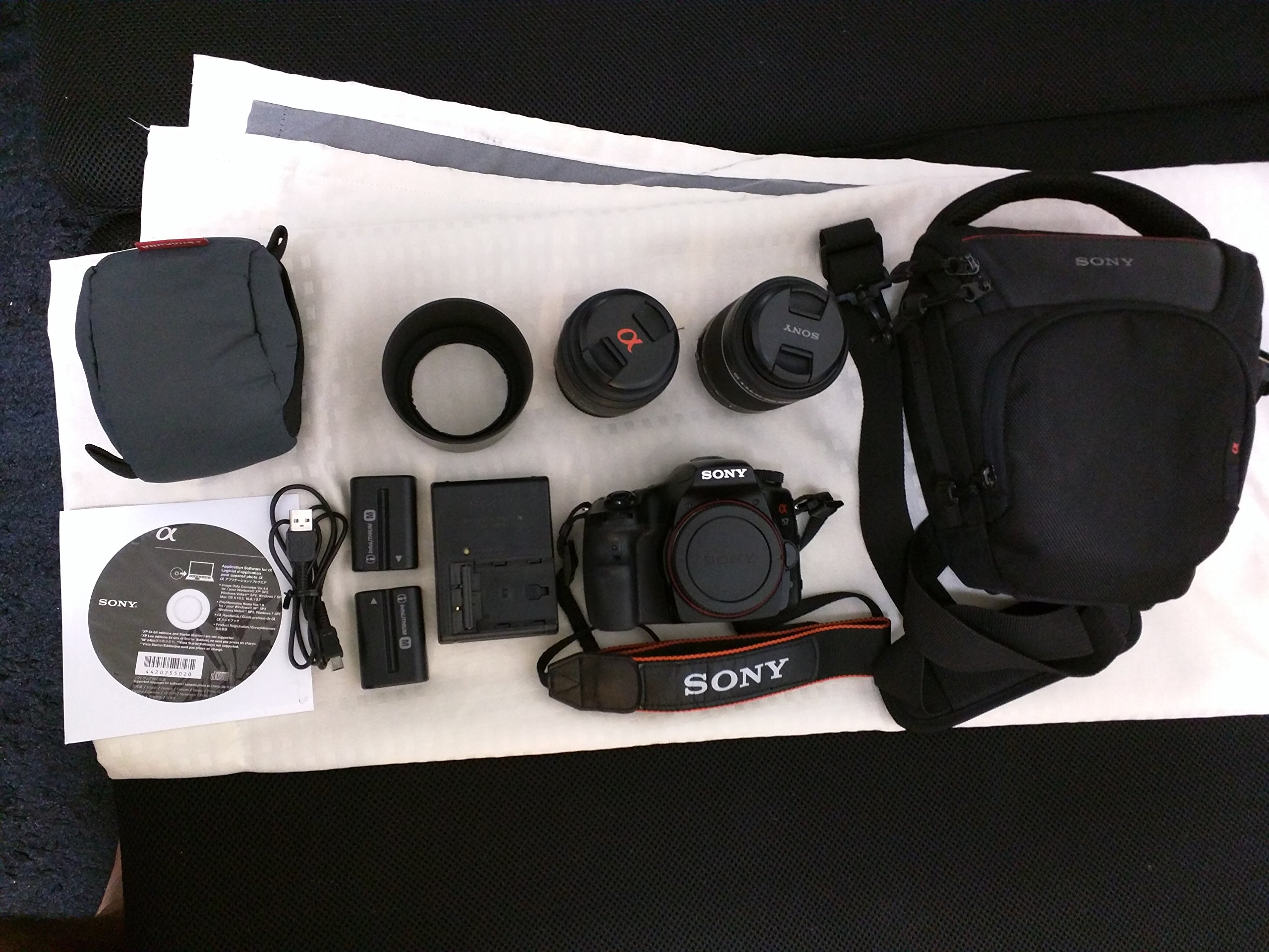 【中古】【非常に良い】SONY ミラーレス一眼 α57 ダブルズームレンズキット DT 18-55mm F3.5-5.6 SAM＋DT 55-200mm F4-5.6 SAM付属 SLT-A57Y