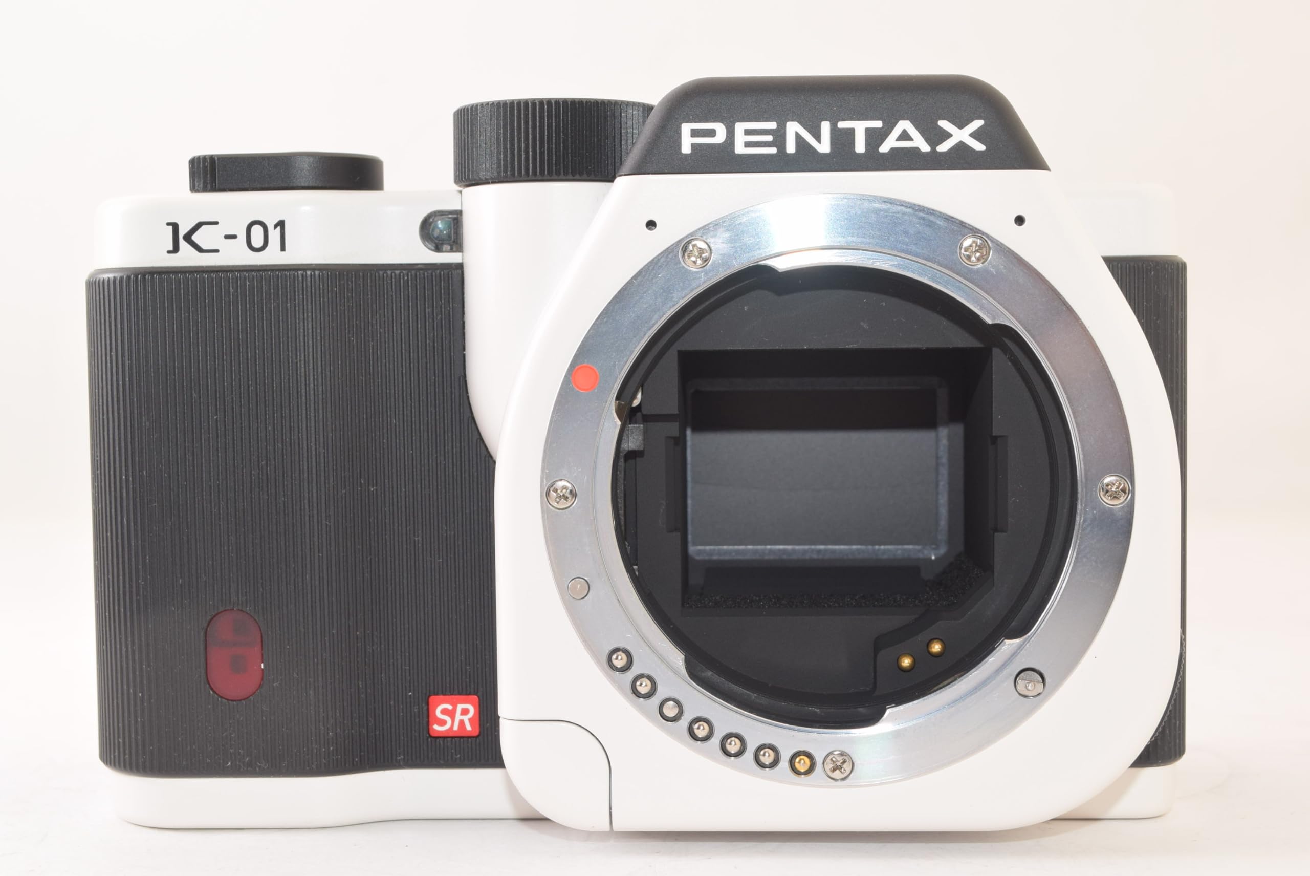 【中古】【非常に良い】PENTAX デジタル一眼カメラ K-01 ボディ ホワイト/ブラック K-01BODY WH/BK