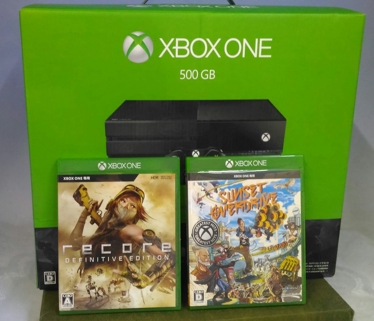 【中古】【非常に良い】Xbox One 500GB (Halo: The Master Chief Collection 同梱版) 5C6-00098 【メーカー生産終了】