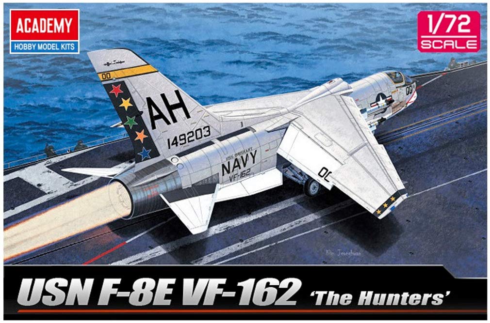 【中古】【非常に良い】アカデミー 1/72 F-8E クルセイダー VF-162 ザ・ハンターズ プラモデル 12521