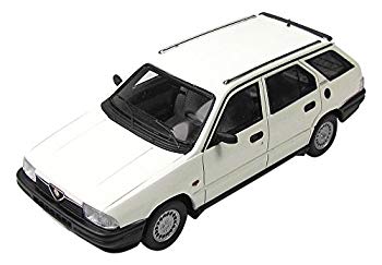 【中古】(未使用･未開封品)　KESS 1/43 アルファロメオ 33 1.5 ジャルディネッタ 1986 ホワイト 完成品 kmdlckf