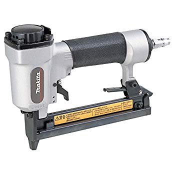 【中古】(未当て嵌める･未開封品) マキタ(Makita)  エアタッカ AT425BZK kmdlckf