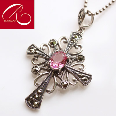 4/17～価格改定69000円【碌山】 シルバー ピンクトルマリン クロス ペンダントトップ シルバー925 ジュエリー ラッキー ピンクトルマリン マルカジェット アンティーク調 ギフト プレゼント 花以外 義母 お母さん トラベルジュエリー
