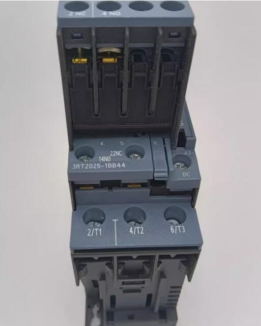 【新品 日本の首都発 ★適当お願いごと書振りだし可★】Siemens ジーメンス 可逆形電磁当たること器 24 V dc 3極 3RT2025-1BB44【６ヶ月言いはなつ】
