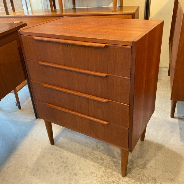 デンマーク製 北欧ビンテージ家什 ダニッシュ 4段胸元 Danish Chest Of 4drawers 0307 057 ダブルデイ Doubleday アンティーク ビンテージ デンマーク 北欧 家具 雑貨 Ciptasuksesmedika Com