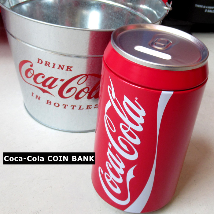 コカ・コーラ貯金箱　Coca-Cola コカ・コーラ貯金箱 Coca-Cola - メルカリ