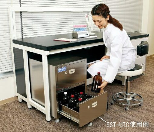 【尖んがり10倍】【直送品】 アズワン 医薬品納める社会的単位(UT-Lab.)450×500×652粍 SST-UTC (2-708-02) 《試験とり備える・納める》 【大型】