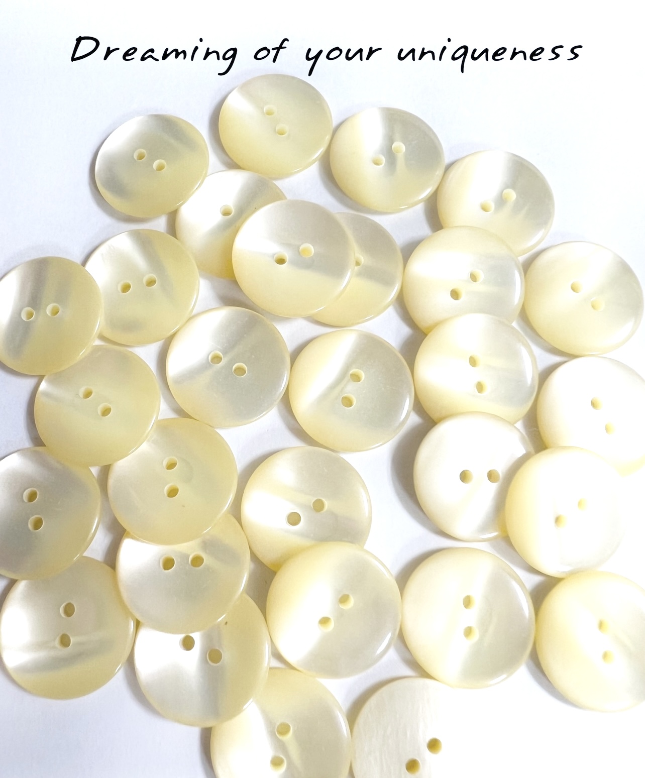 飾りボタン　４点　380ヶ