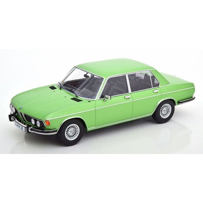 【沖縄・離島配送不可】KK Scale 1/18 BMW 3.0S E3 2.Series 1971 （ライトグリーンメタリック） フリースタイル KKDC180404