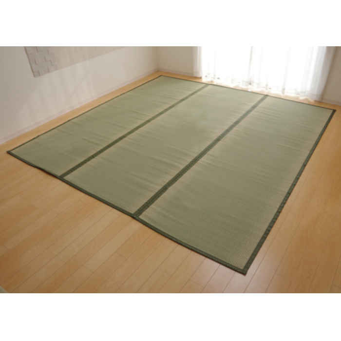 【沖縄・離島配送不可】【代引不可】い草 上敷きカーペット ござ 約352×352cm 江戸間8畳 畳の日焼けや汚れ防止に 空気浄化 調湿 消臭 抗菌防臭 両面 コンパクト収納 双目織 草津 純国産 日本製 IKEHIKO 1100638