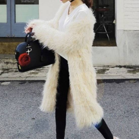 楽天市場 コート レディース 冬 カジュアルコーデ ロング シャギー フェイクファーコート エコファー フェイクファー コート ホワイト 白 秋 冬 S M L Xl 冬コート カジュアル 毛足長め パーティードレス通販 Raffine
