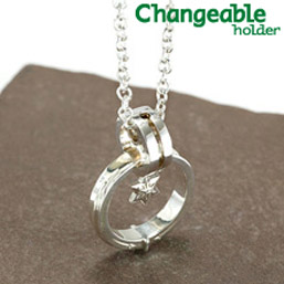 【20日23:59まで 限定5%オフCP配布中】リングホルダー ペンダント ネックレス リング 【changeable】【送料無料】シャープなクロスリング＆星型チャームのホルダーセット 指輪をネックレスにする 通す プレゼント 結婚祝い 出産祝い モバナナ 銀婚式 ギフト｜ウェディング通販ドレスアンドレス