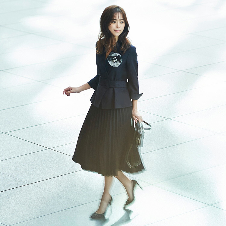 21春夏新作 セレモニースーツ ママスーツ フォーマルスーツ レディース ミセス 入園式 入学式 卒業式 卒園式 七五三 お宮参り 50代 40代 30代 親族 母親 服装 女性 大きいサイズ ワンピース ジャケット セットアップ 結婚式 披露宴 謝恩会 黒 華やか 上品 即日発送 ギフト