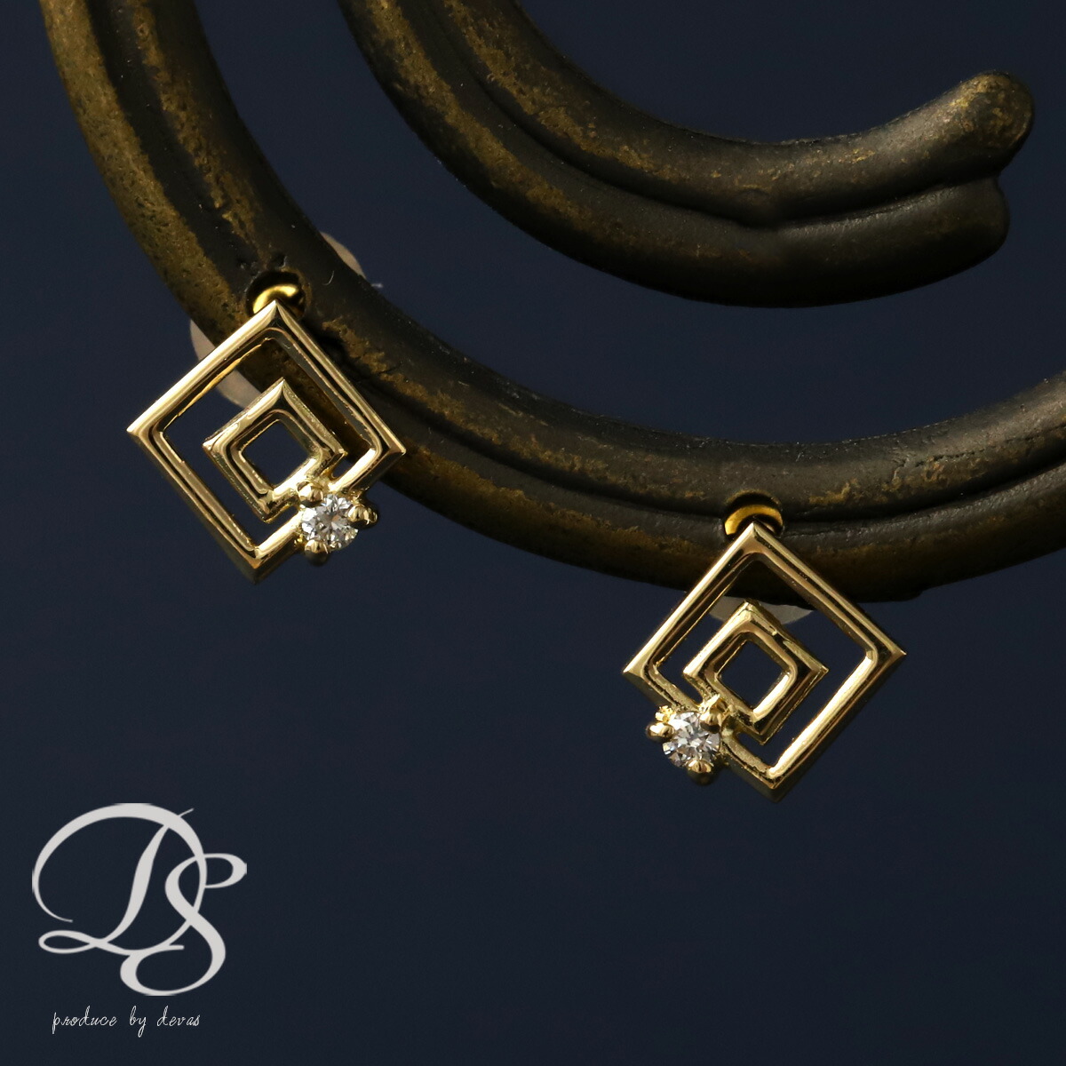 Original Designers Jewelry Devas 18 K Gold Earrings Square 18 K Gold Earrings Square Design With Diamond K18 Pierce Stud Devas
