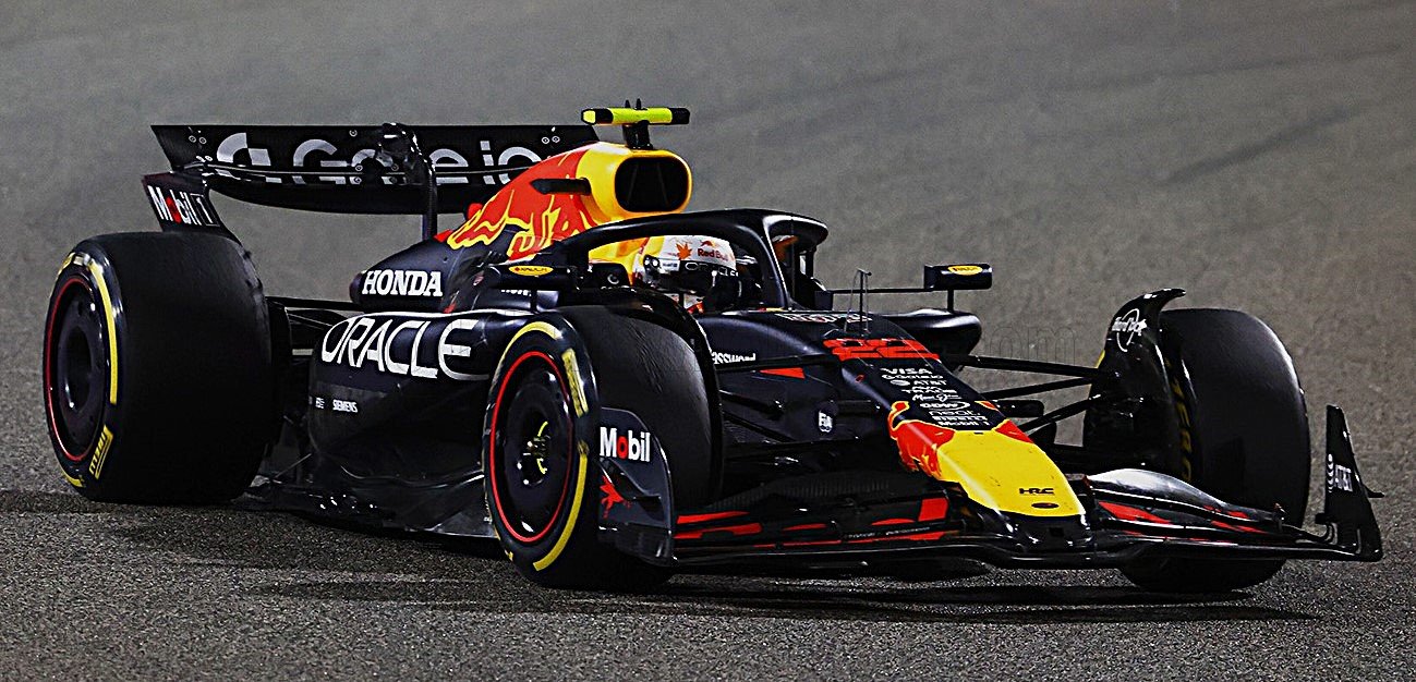 F1 レッドブルレーシングホンダ 21年トルコGP spark 1/18 大好評のスパーク 1/18スケール レッドブル・ホンダ RB16B 2021