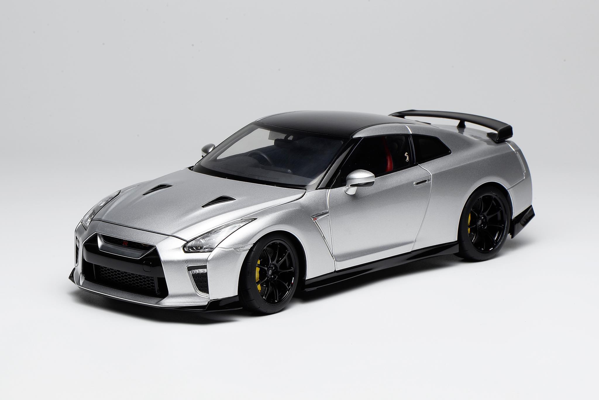 楽天市場】モーターヘリックス 1/18 日産 GT-R/R35 50周年記念