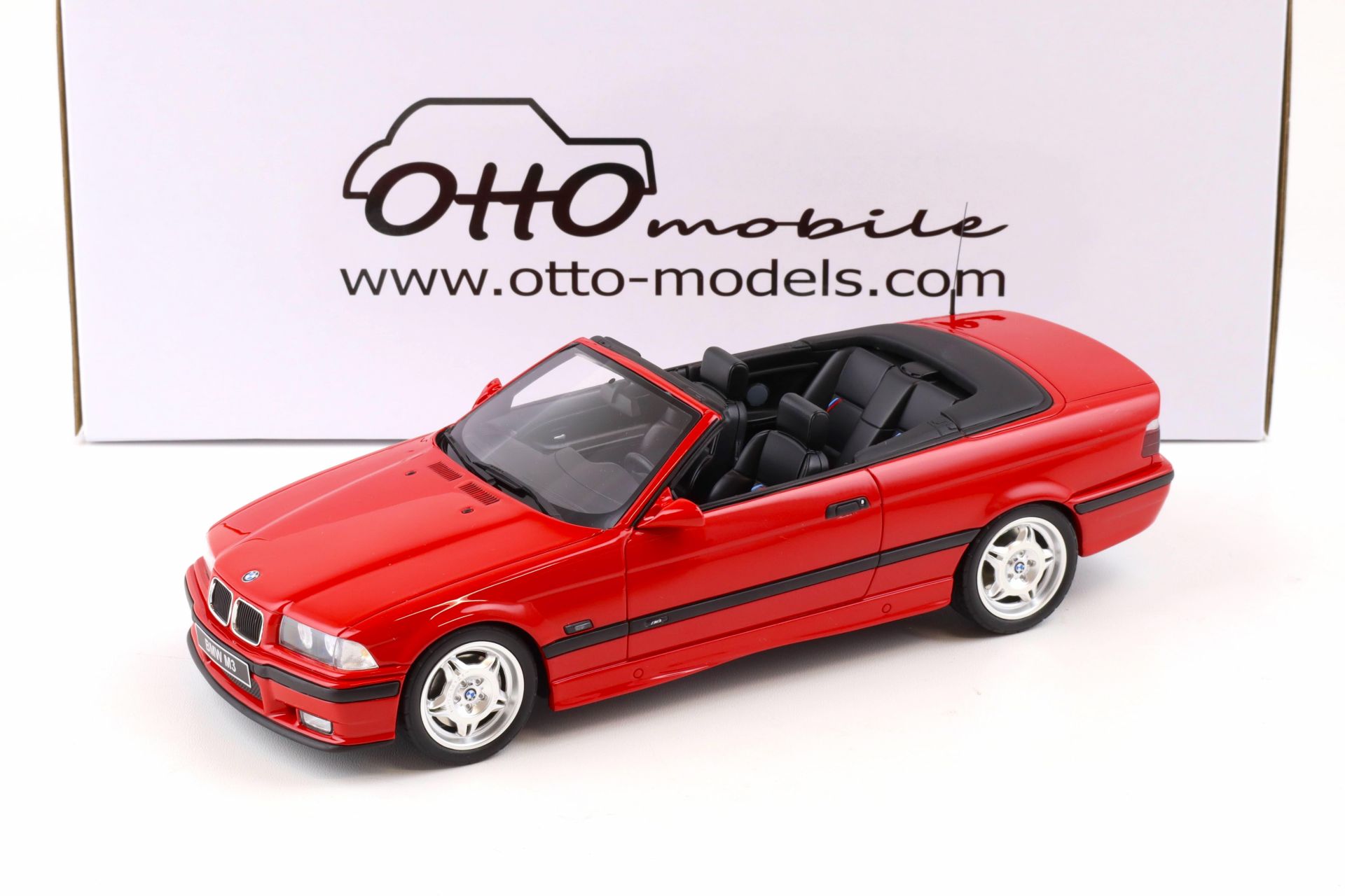 楽天市場】ミニカー 1/18 BMW 3シリーズ M3 OTTO-MOBILE 1/18