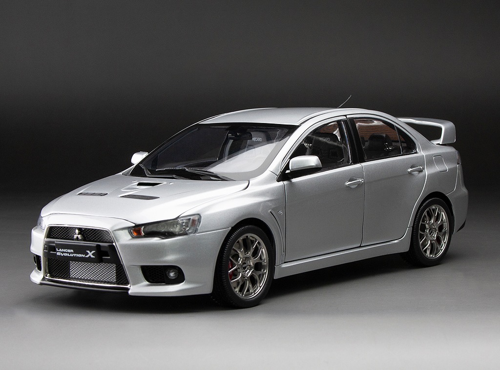 Sun Star サンスター 1/18 ミニカー ダイキャストモデル 2008年モデル 三菱 Mitsubishi Lancer Evolution X 2008 - Cool Silver Metallic シルバーメタリック 左ハンドル仕様｜ディー・ティー・ダブリュー 20,985円