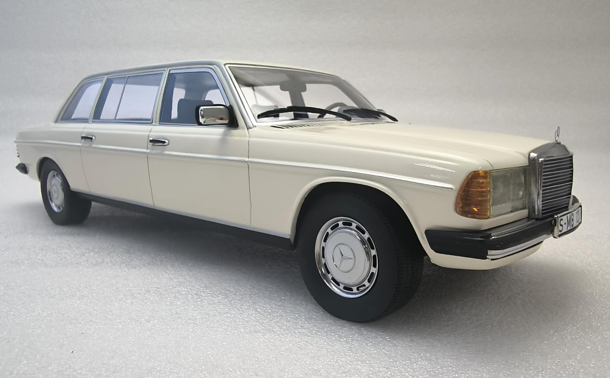 楽天市場】CULT-SCALE MODELS 1/18 メルセデスベンツ W123