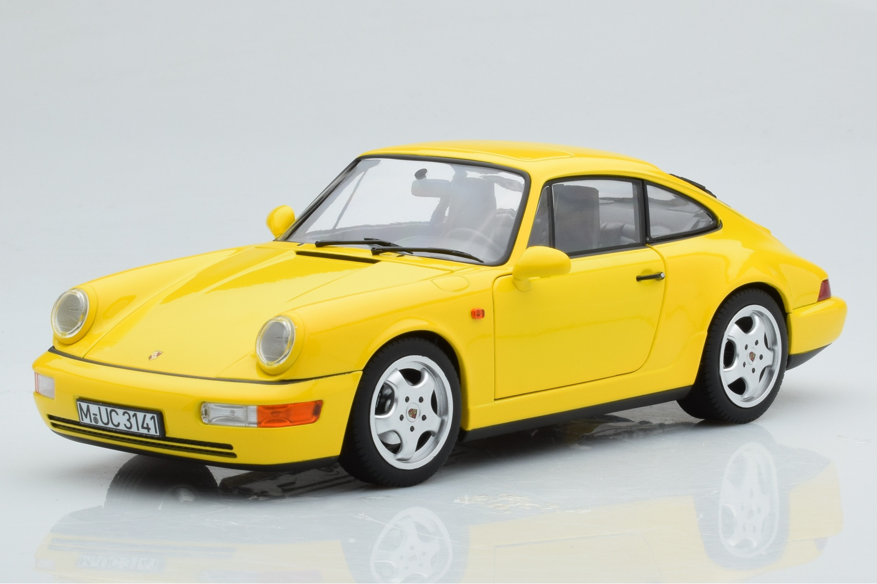 ノレブ 1/18 ポルシェ 911(964) カレラ4 1992 グリーン 187329-2.jpg