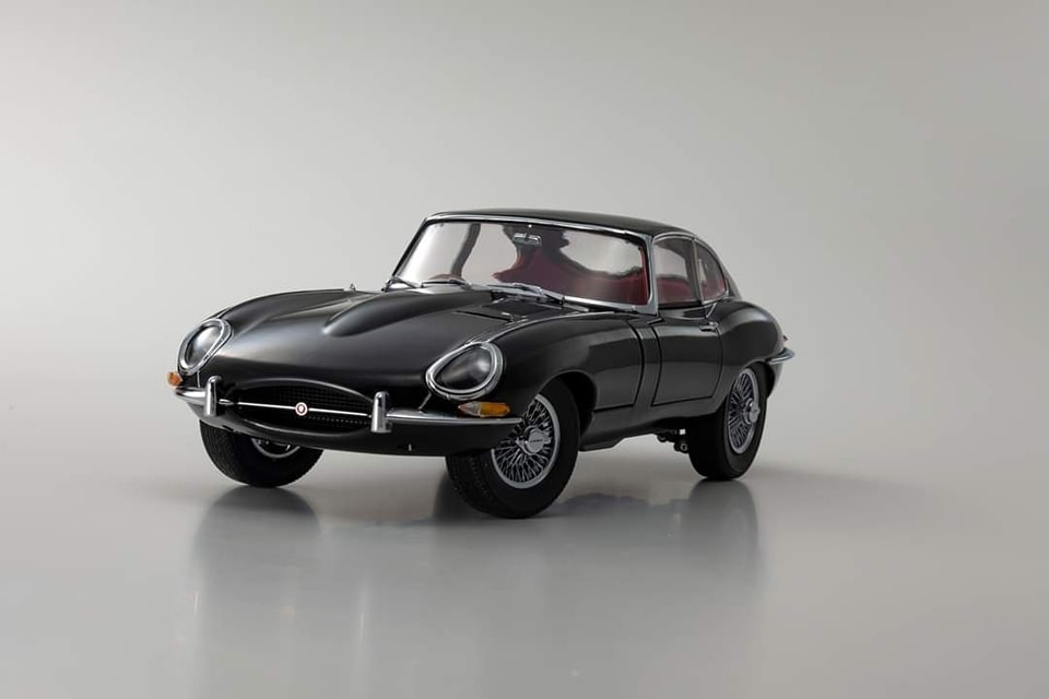 値下げ致しました！ジャガーEタイプ　1961年1/18スケール 値下げ致しました！ジャガーEタイプ 1961年1/18スケール - メルカリ