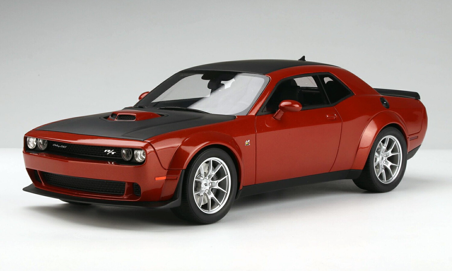 GT Spirit 1 18 ミニカー レジン プロポーションモデル 2020年モデル ダッジ DODGE CHALLENGER R T SCAT PACK WIDEBODY 50th Anniversary in Sinnamon Stick オレンジ