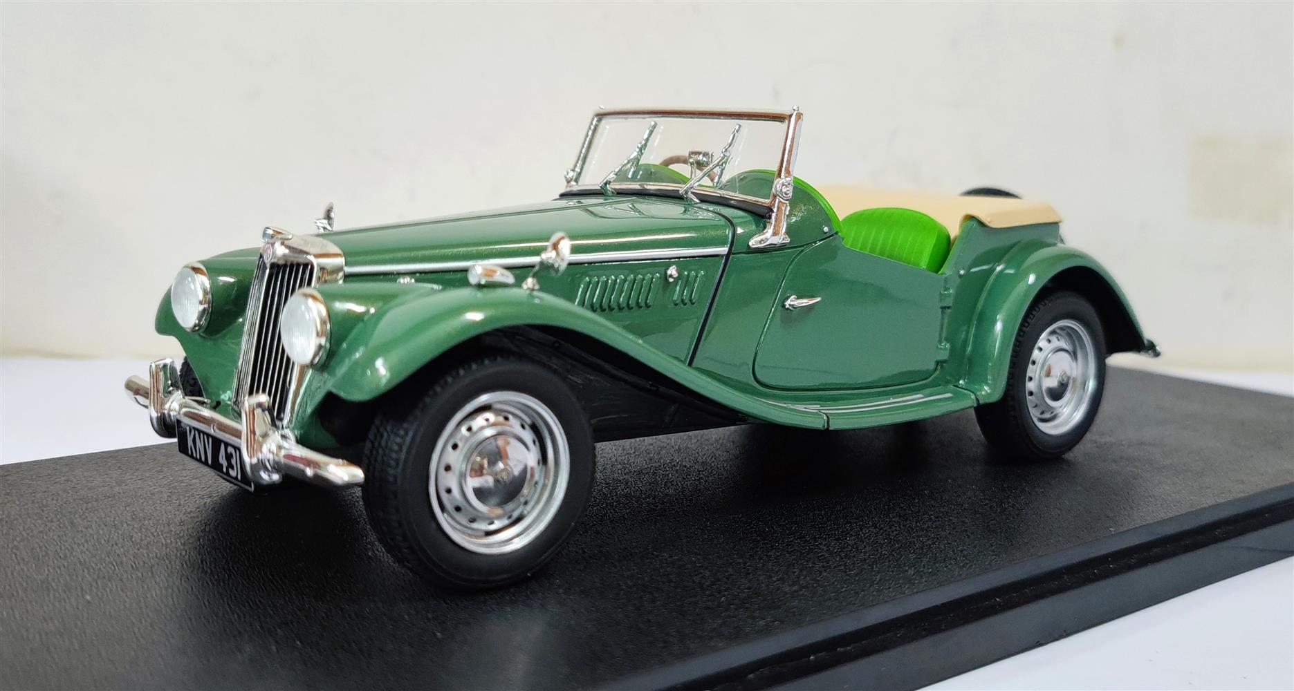 Cult Scale Models カルトモデル 1/18 ミニカー レジン プロポーションモデル 1953年モデル MG - TF CABRIOLET OPEN 1953 グリーン|ディー・ティー・ダブリュー