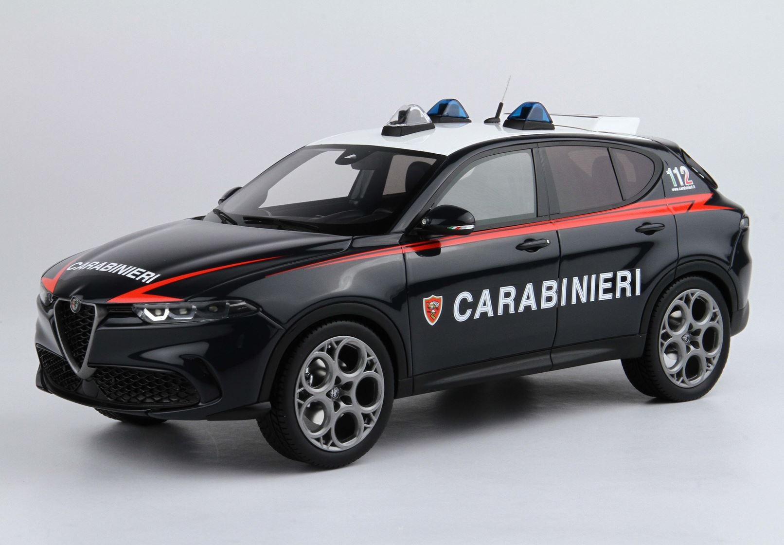 BBR 1/18 ミニカー レジン プロポーションモデル 2023年モデル アルファロメオ ALFA ROMEO TONALE VELOCE Plug-In Hybrid Carabinieri Setup 2023 国家憲兵隊車両｜ディー・ティー・ダブリュー