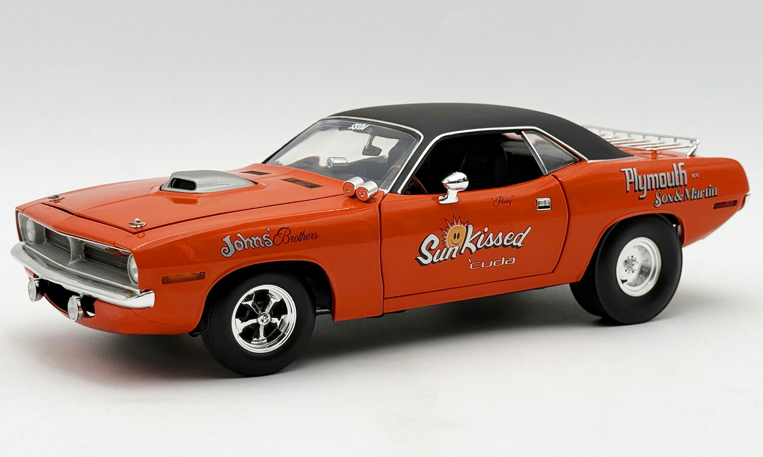 ACME 1/18 ミニカー ダイキャストモデル 1971年モデル プリムス 1970 Plymouth HEMI Cuda - Sun Kissed Cuda - Sox & Martin｜ディー・ティー・ダブリュー
