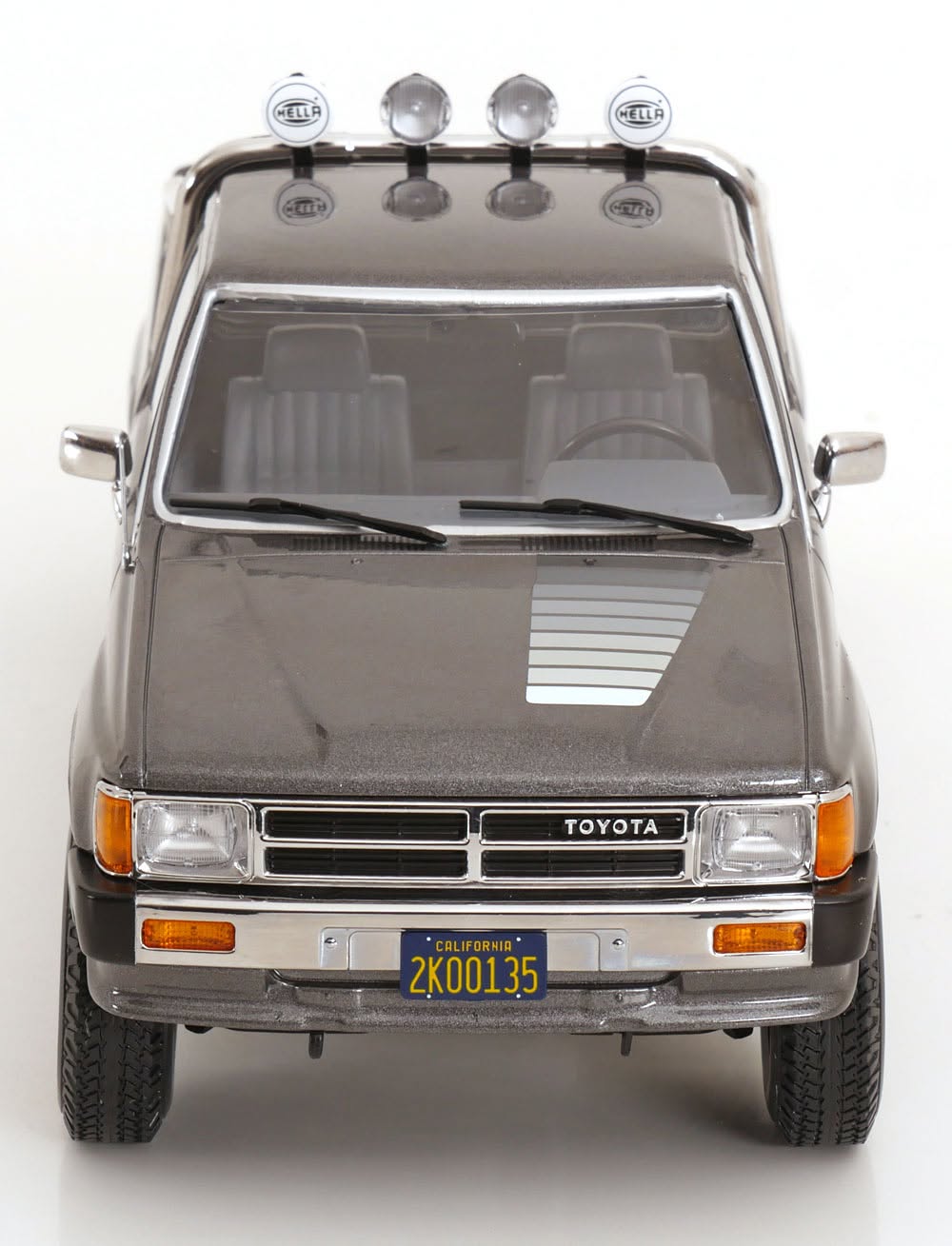 KK Scale 1/18 ミニカー ダイキャストモデル 1985年モデル フェラーリ TOYOTA - HILUX PICK-UP TRUCK XTRA CAB 4x4 1985 グレーメタリック｜ディー・ティー・ダブリュー 17,985円
