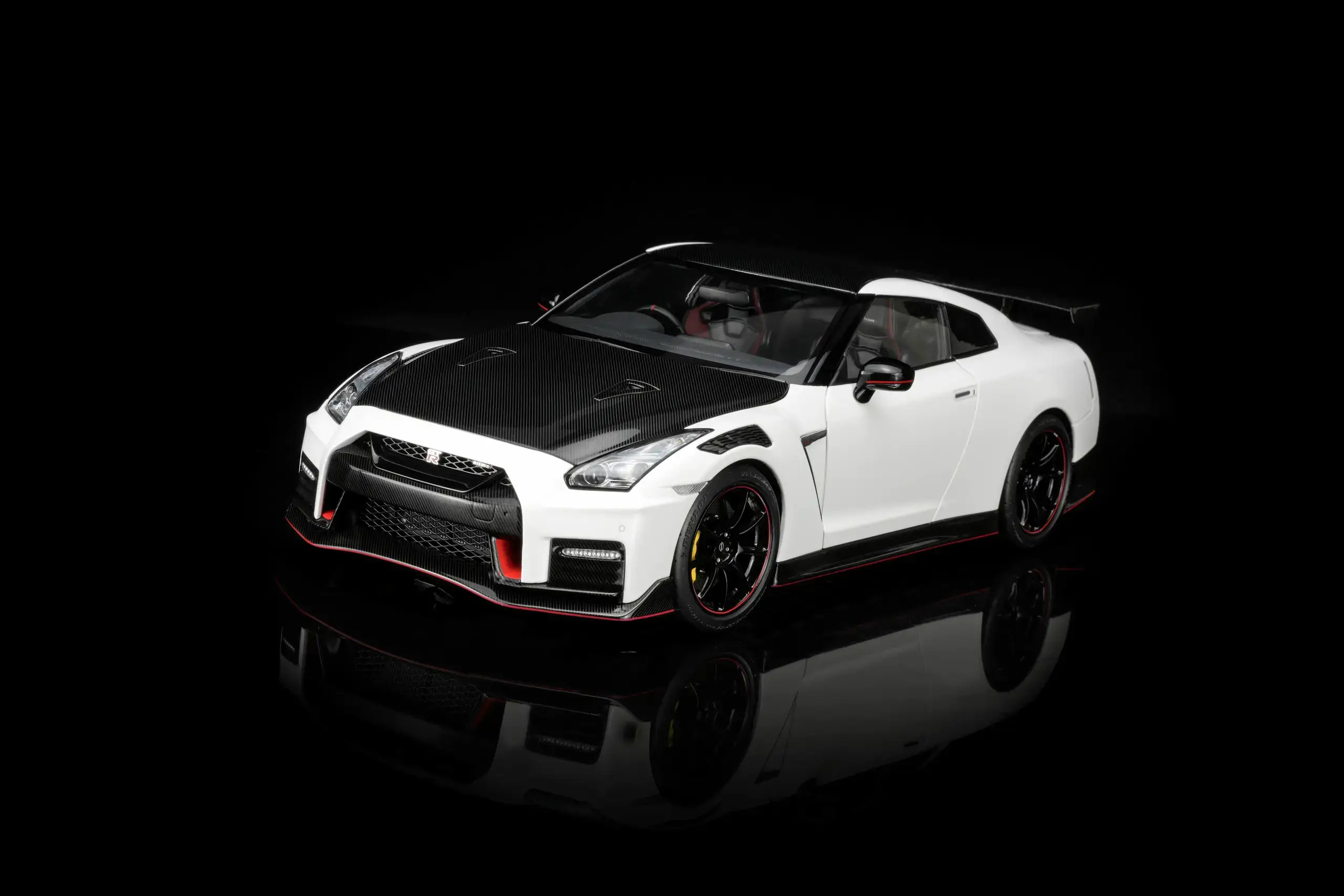 MotorHelix モーターヘリックス 1/18 ミニカー ダイキャストモデル 2022年モデル 日産 Nissan GT-R NISMO (R35) Special Edition 2022 Brilliant White Pearl ホワイト|ディー・ティー・ダブリュー