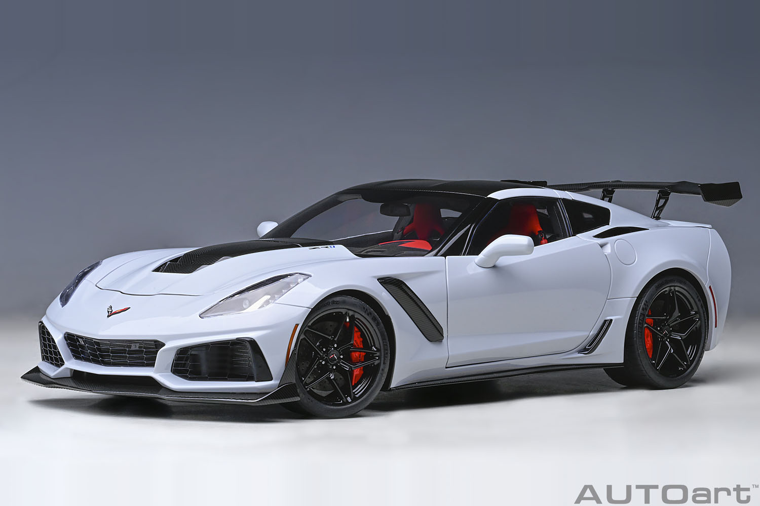 オートアート1/18 ダッチバイパーGTS-R とコルベットC5-R 2台セット AUTOart 1/18 ダッジ バイパー GTS-R コメモラティブ