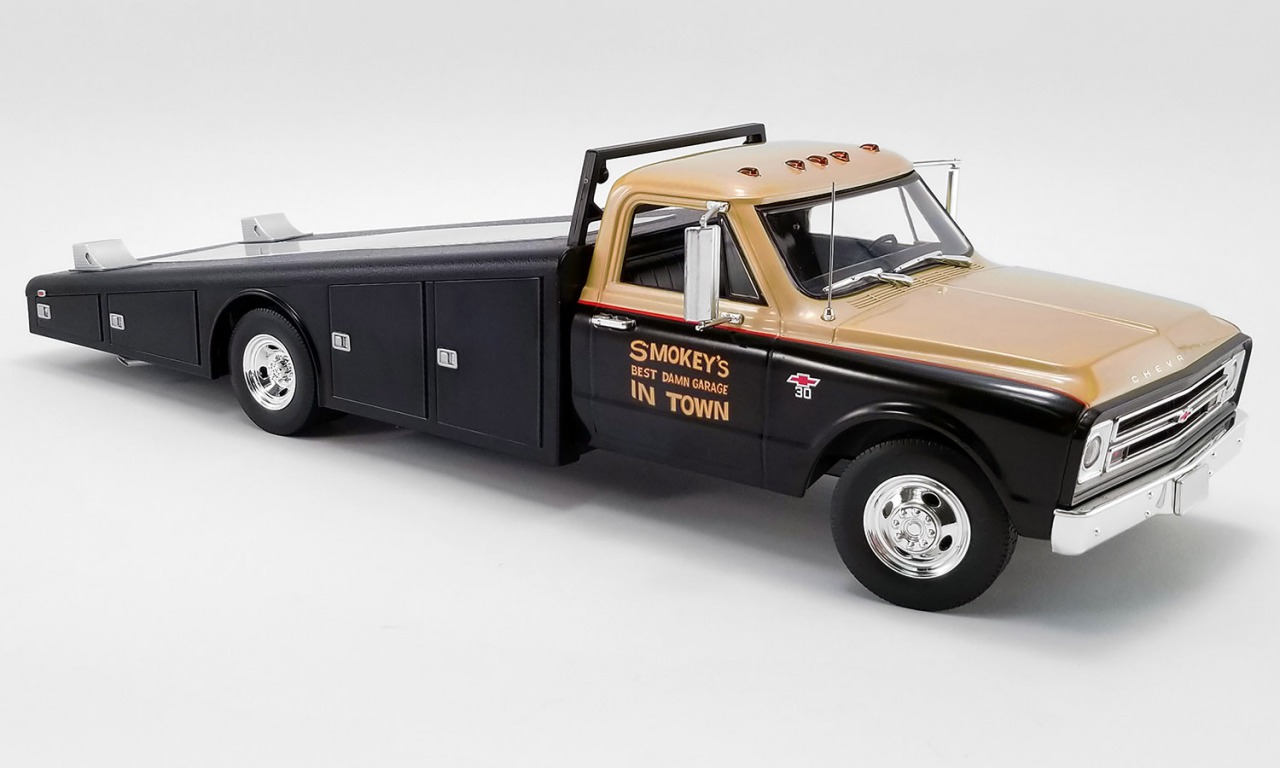 ACME 1/18 ミニカー ダイキャストモデル 1967年モデル シボレー C-30 RAMP TRUCK - SMOKEY YUNICK|ディー・ティー・ダブリュー
