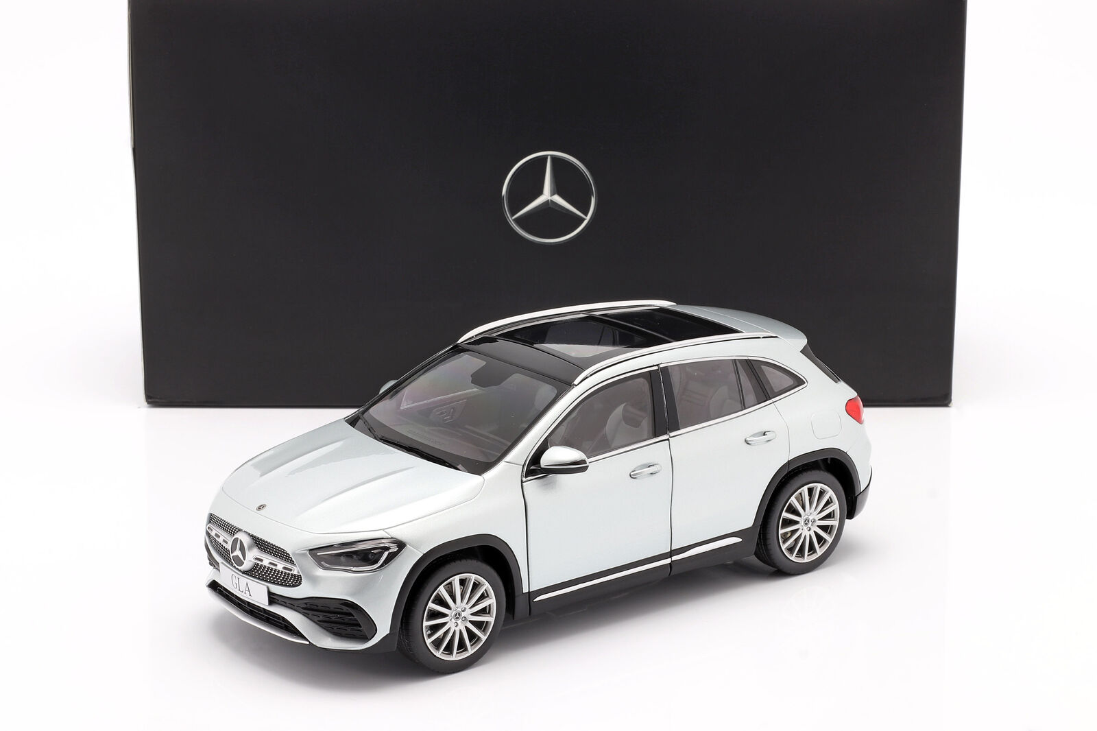 ディーラーアクセサリーモデル 1 18 ミニカー ダイキャストモデル 2020年モデル メルセデスベンツ GLA Class H247