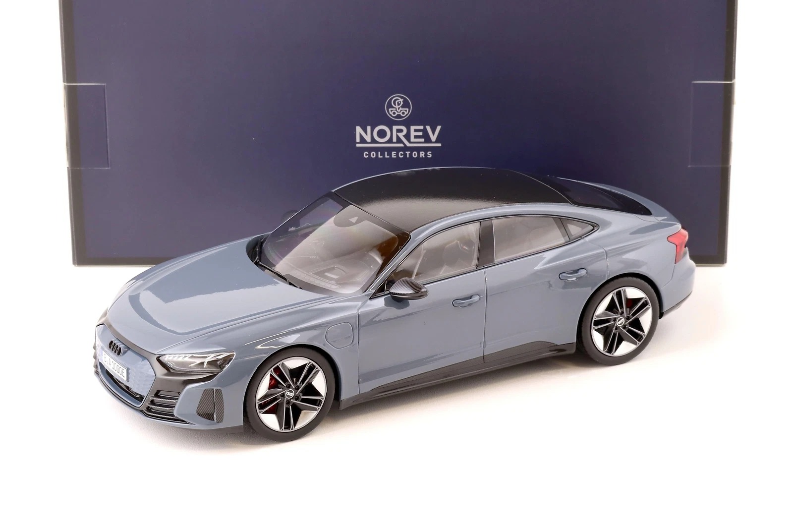 ノレブ NOREV 特注品 アウディ Audi e-tron 1/18 楽天市場】NOREV 1/18 アウディ Audi RS e-tron GT 2021年 グレー