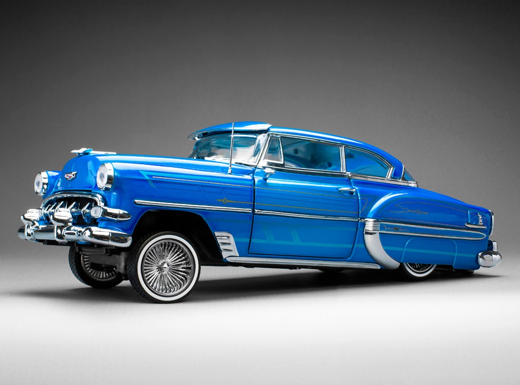 Sun Star サンスター 1/18 ミニカー ダイキャストモデル 1954年モデル シボレー Chevrolet Bel Air Hard Top Coupe 1954 Lowrider サスペンション可動 ブルーメタリック