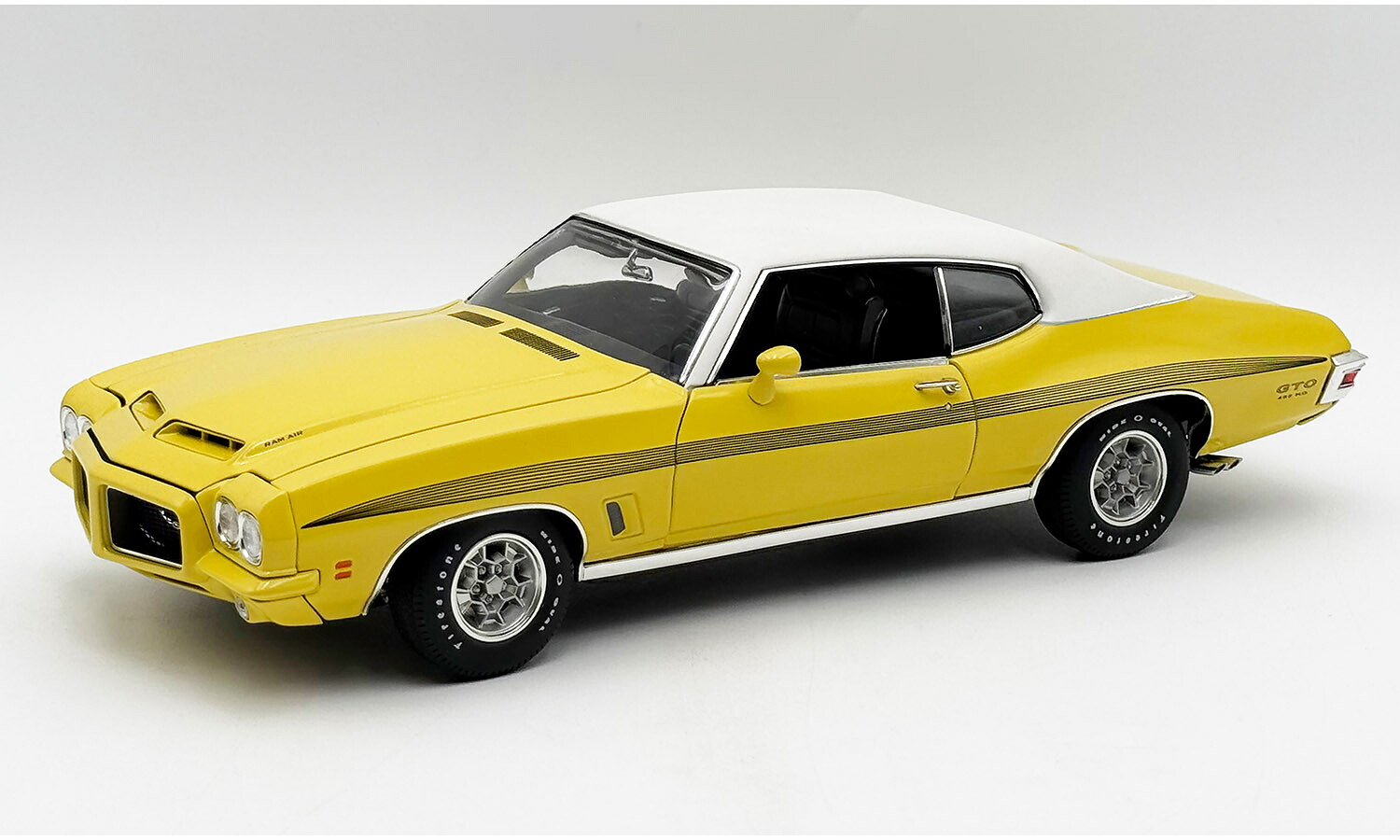 ACME 1/18 ミニカー ダイキャストモデル 1972年モデル ポンティアック Pontiac GTO Le Mans Vinyl Top 1972 Monarch Yellow イエロー
